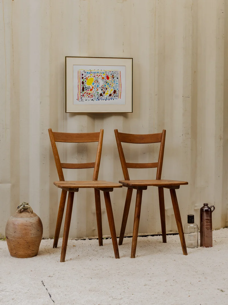 Claude, la paire de chaises en bois N°1279