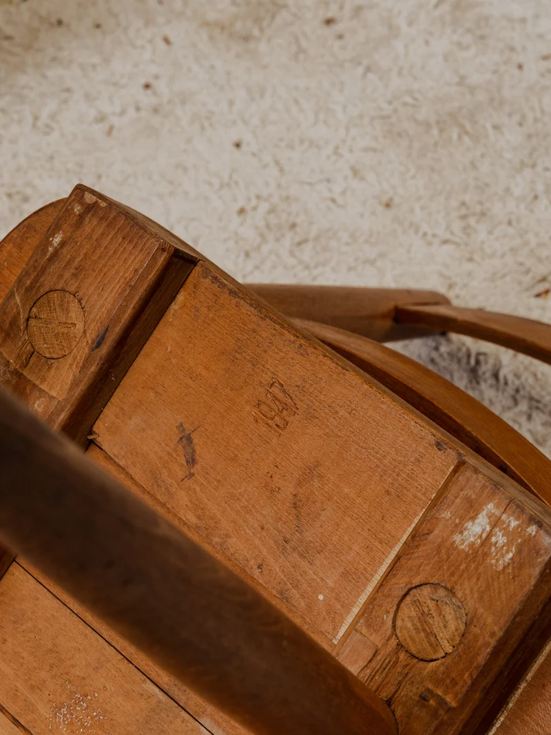 Claude, la paire de chaises en bois N°1279