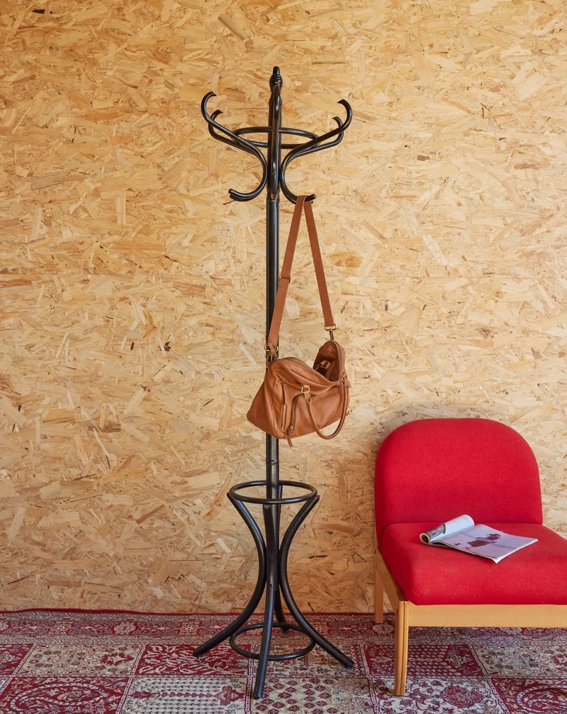 Max, le porte-manteau en bois N°334