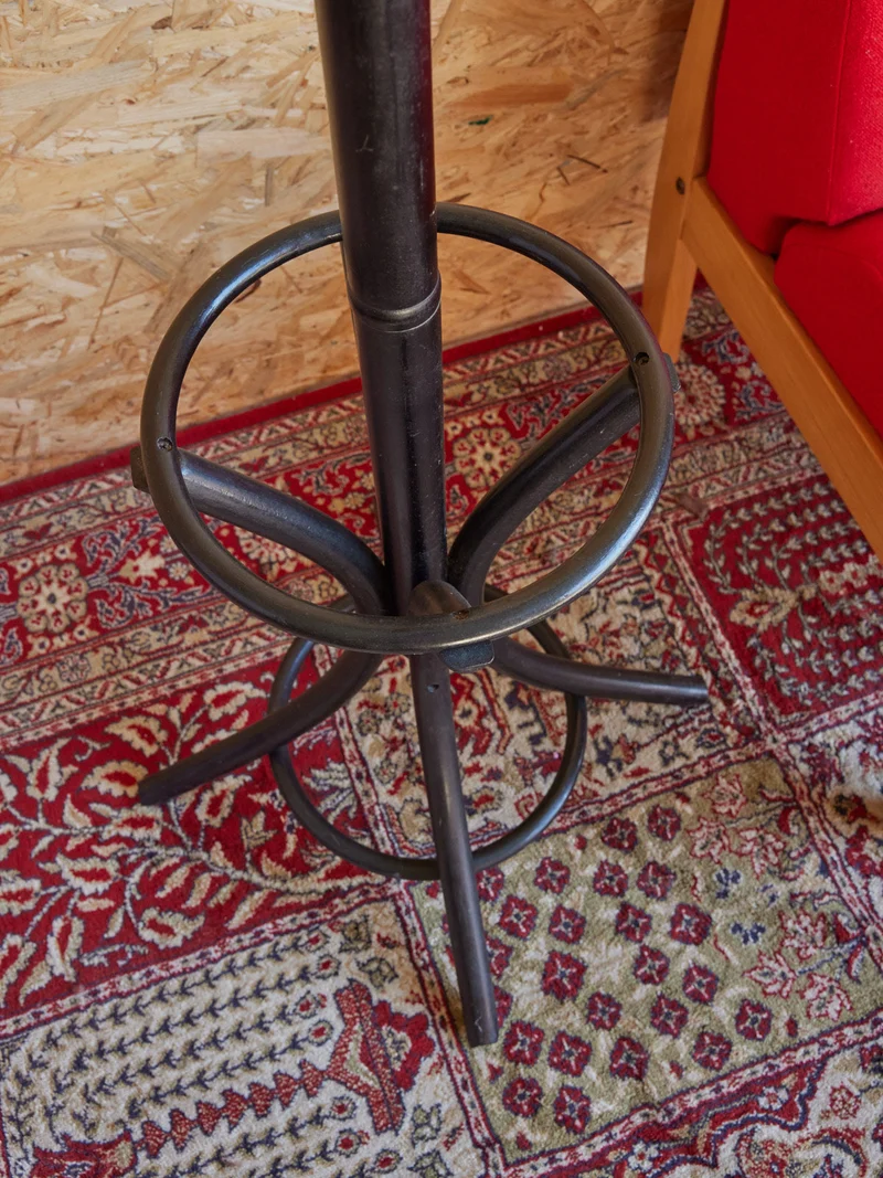 Max, le porte-manteau en bois N°334