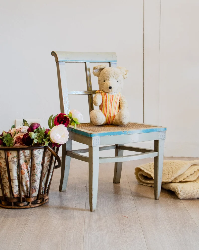 Ernestine, la chaise pour enfant en bois et cannage N°346