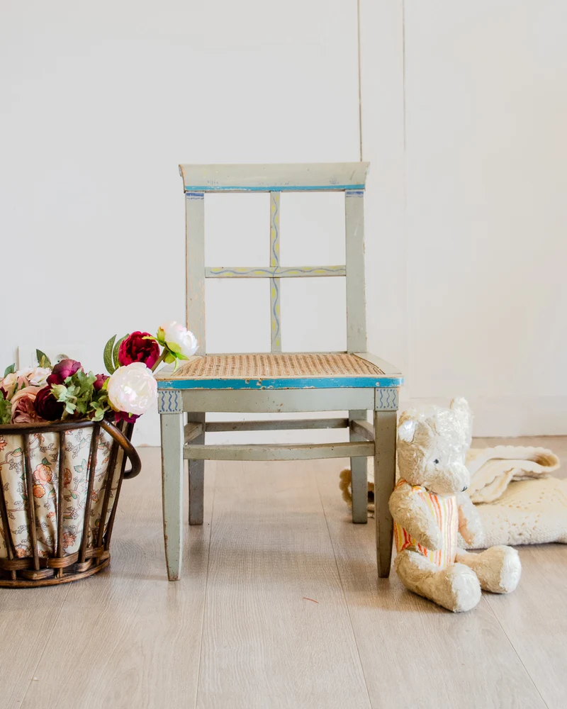 Ernestine, la chaise pour enfant en bois et cannage N°346