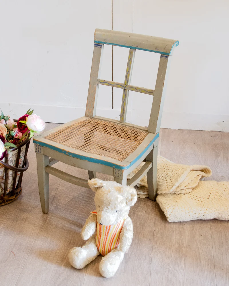Ernestine, la chaise pour enfant en bois et cannage N°346