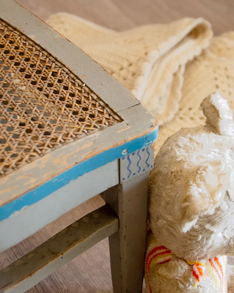 Ernestine, la chaise pour enfant en bois et cannage N°346