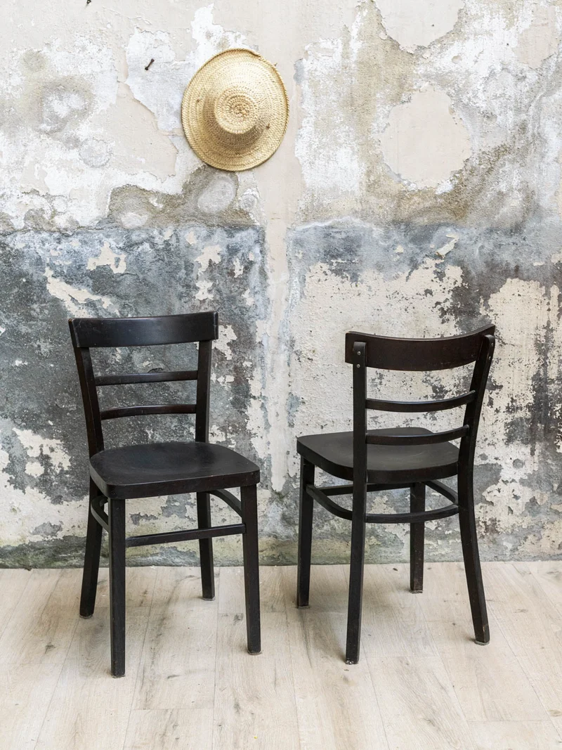 Claude, la paire de chaises en bois N°1261