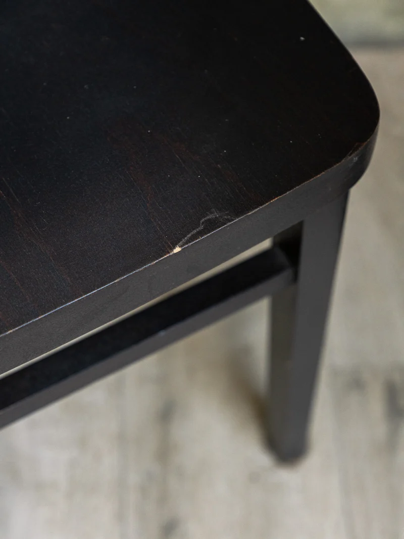 Claude, la paire de chaises en bois N°1261