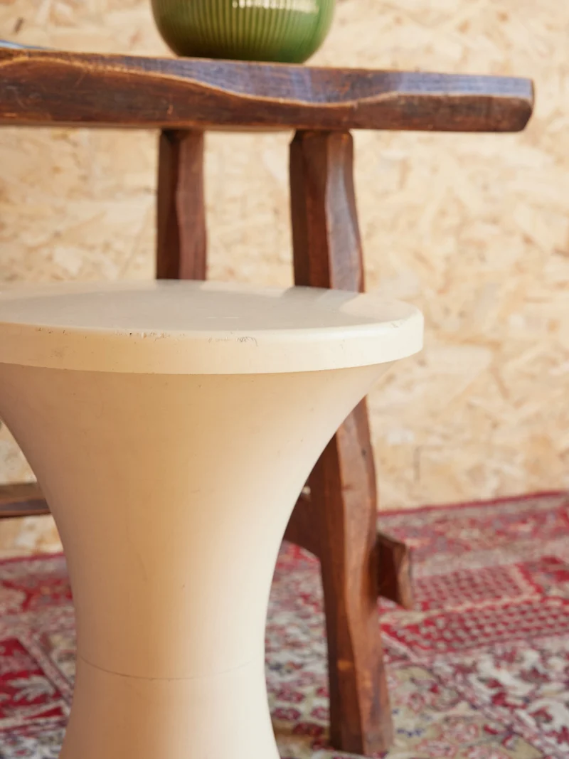 Axel, le tabouret Stamp en plastique N°666