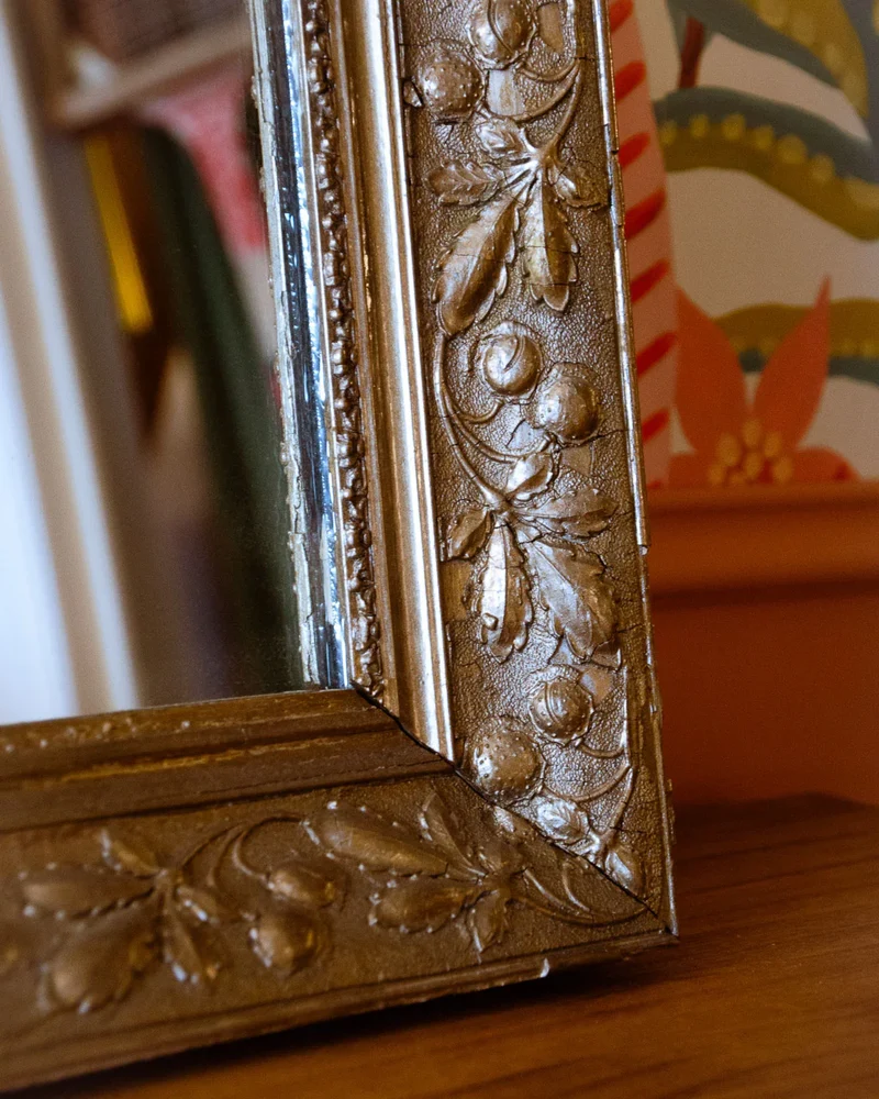 Georges, le miroir en plâtre doré N°1147