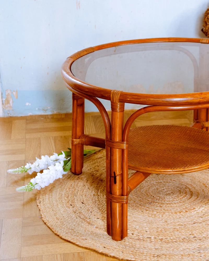 Léonie, la table basse en rotin et verre fumé N°912