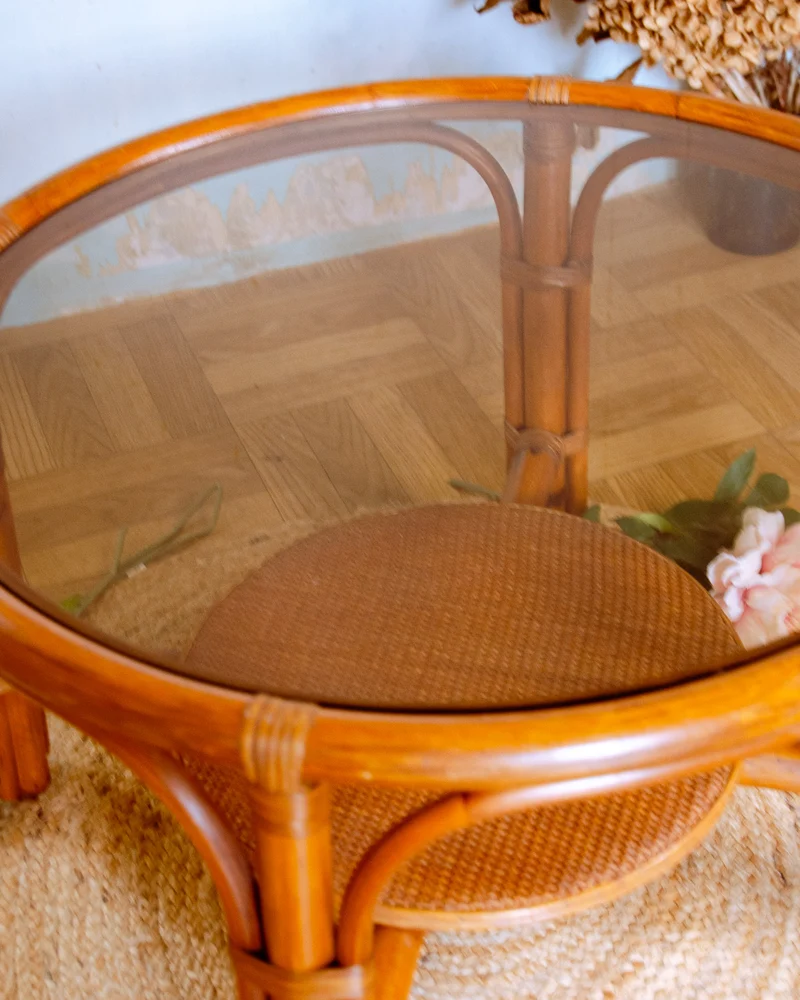 Léonie, la table basse en rotin et verre fumé N°912
