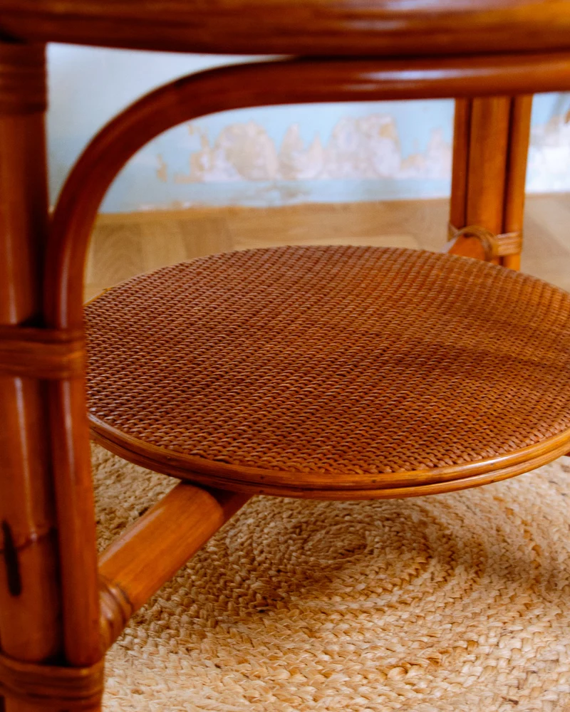 Léonie, la table basse en rotin et verre fumé N°912