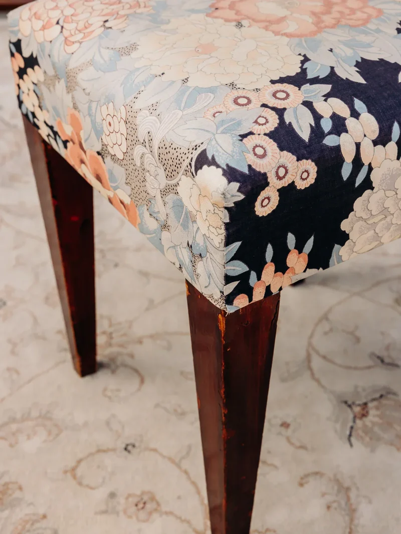 Jean-Philippe, le pouf à l'imprimé floral N°87