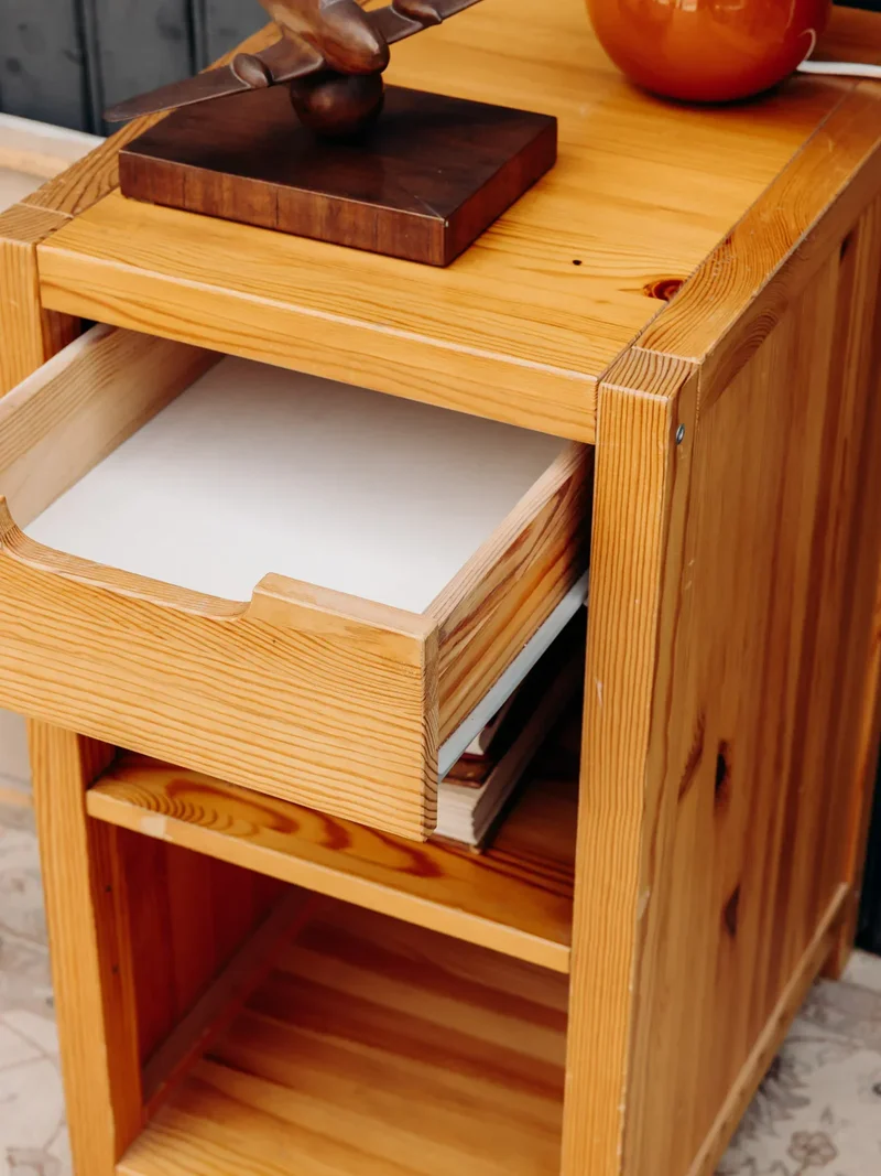 Maïa, la table de chevet en bois clair N°1462