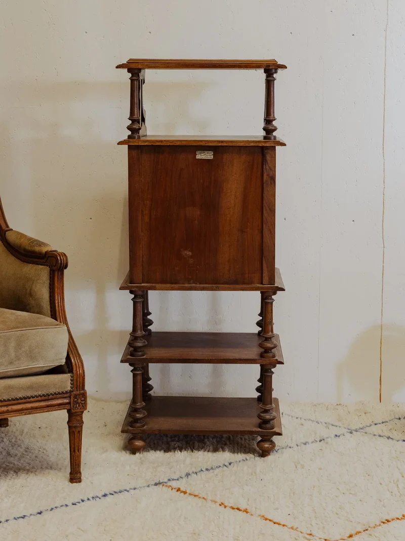 Gaëlle, l'ancien meuble à musique en bois N°839