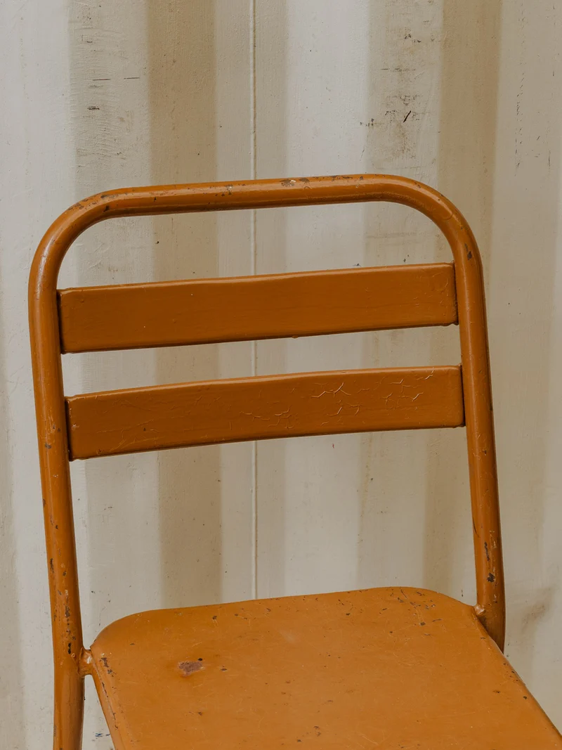 Claude, la paire de chaises en métal marron N°1239