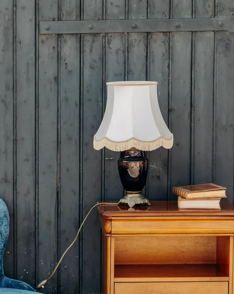 Suzanne, la lampe à franges et céramique N°563