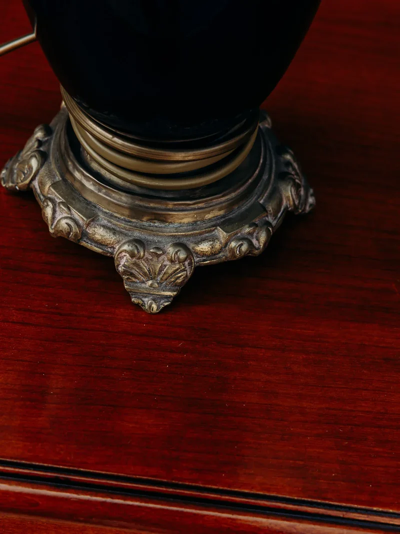 Suzanne, la lampe à franges et céramique N°563