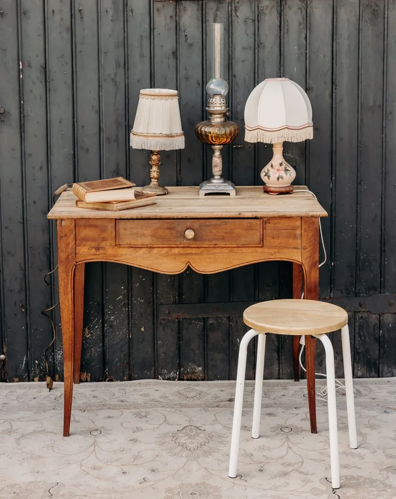 Edouard, le petit bureau en bois N°688