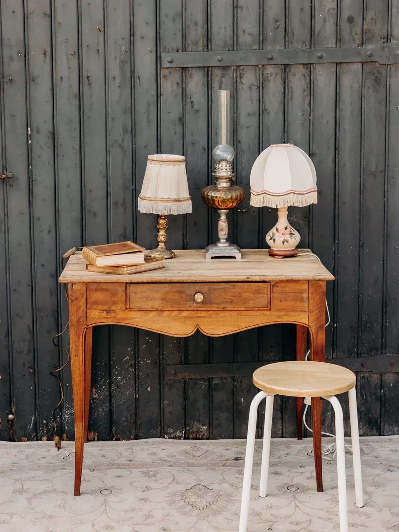 Edouard, le petit bureau en bois N°688