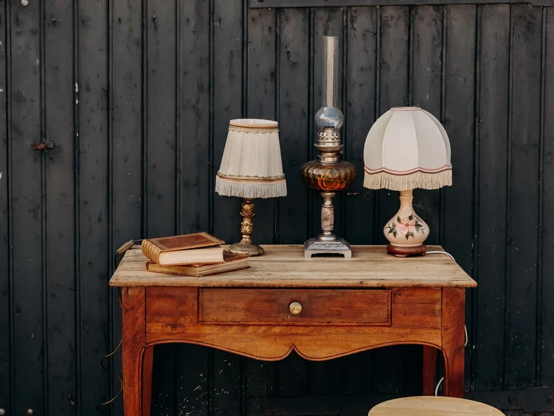 Edouard, le petit bureau en bois N°688