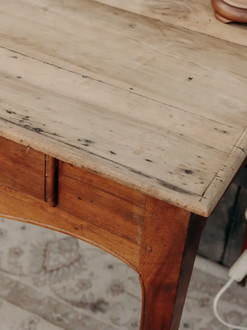 Edouard, le petit bureau en bois N°688