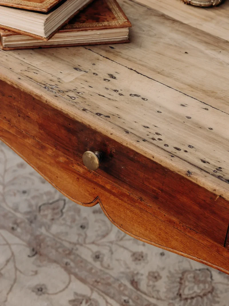 Edouard, le petit bureau en bois N°688