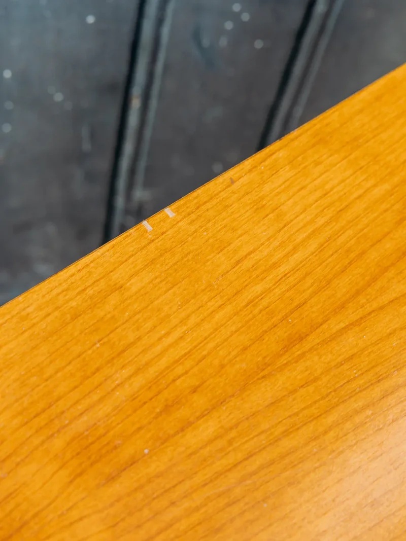 Odile, la table de chevet large en bois N°1330