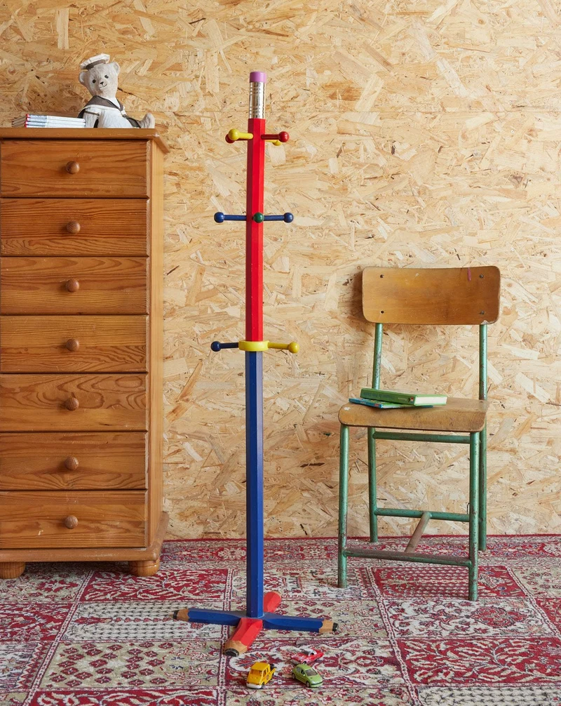 Charlie, le porte-manteau crayon N°217