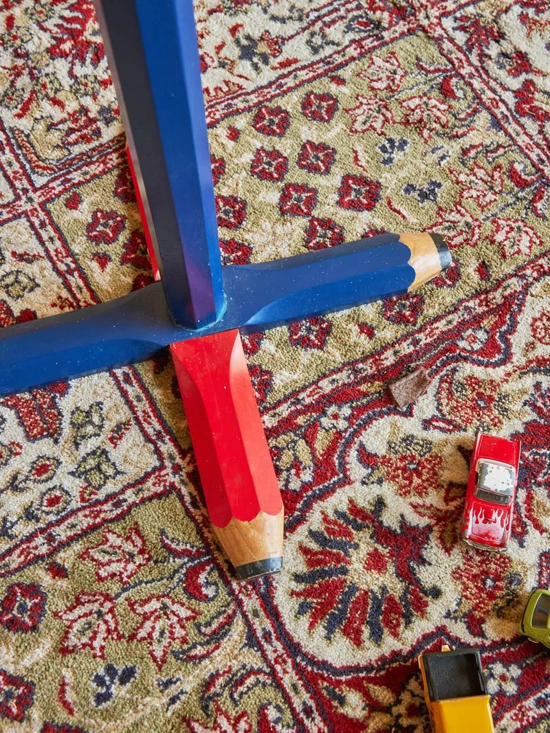 Charlie, le porte-manteau crayon N°217
