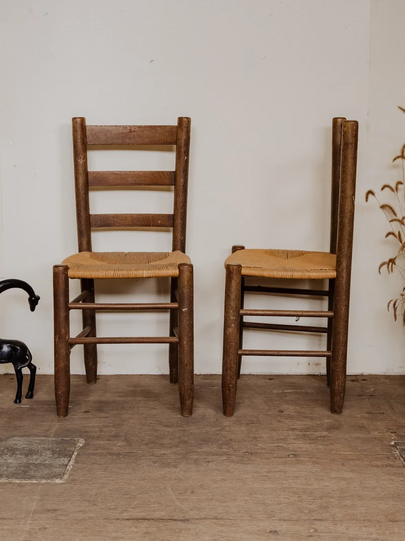 Claude, la paire de chaises en bois N°1241