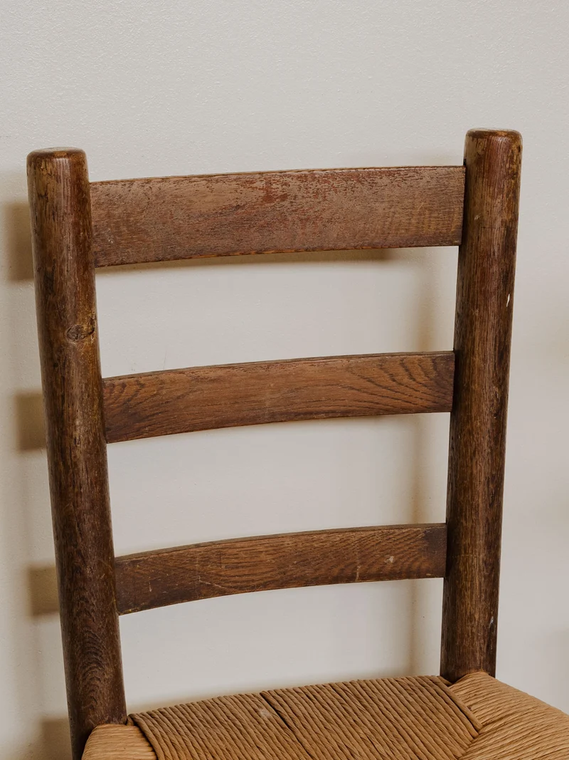 Claude, la paire de chaises en bois N°1241
