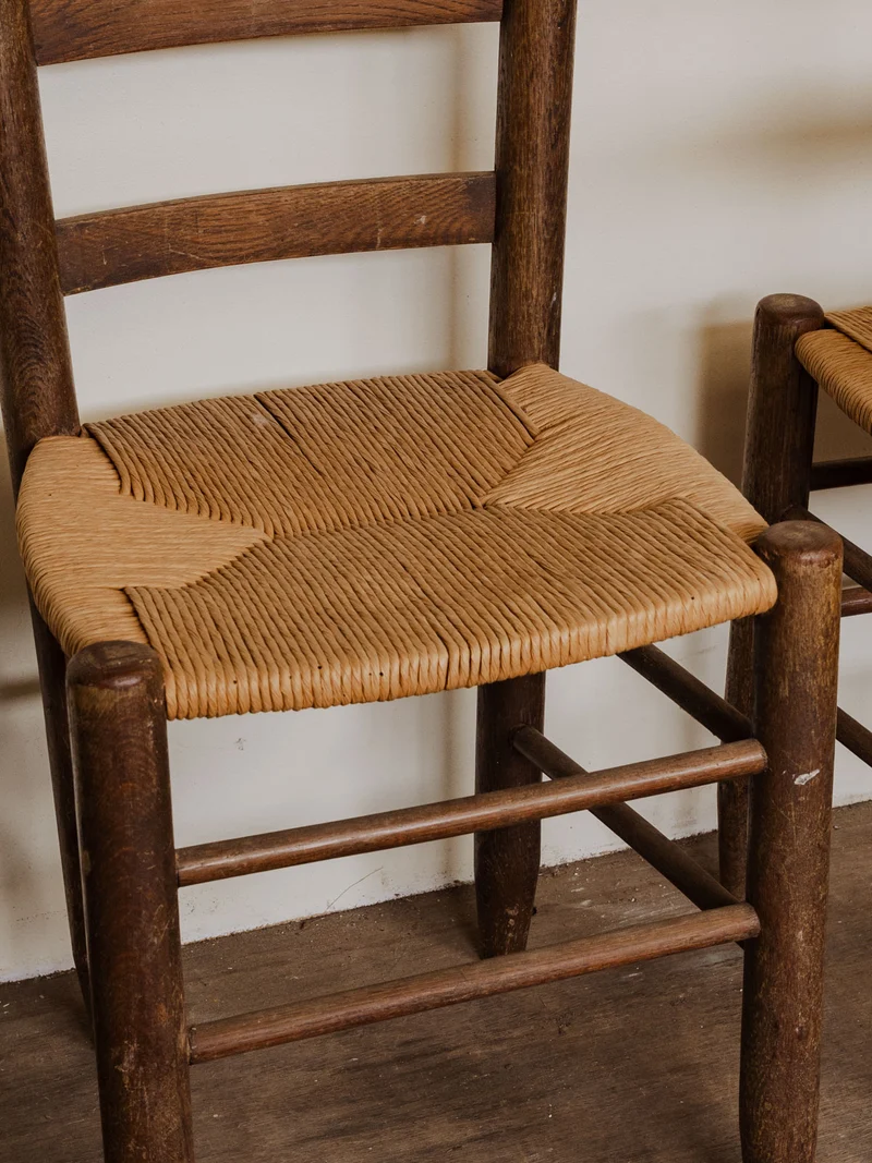 Claude, la paire de chaises en bois N°1241