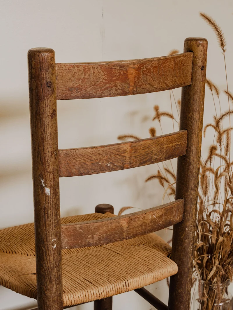 Claude, la paire de chaises en bois N°1241