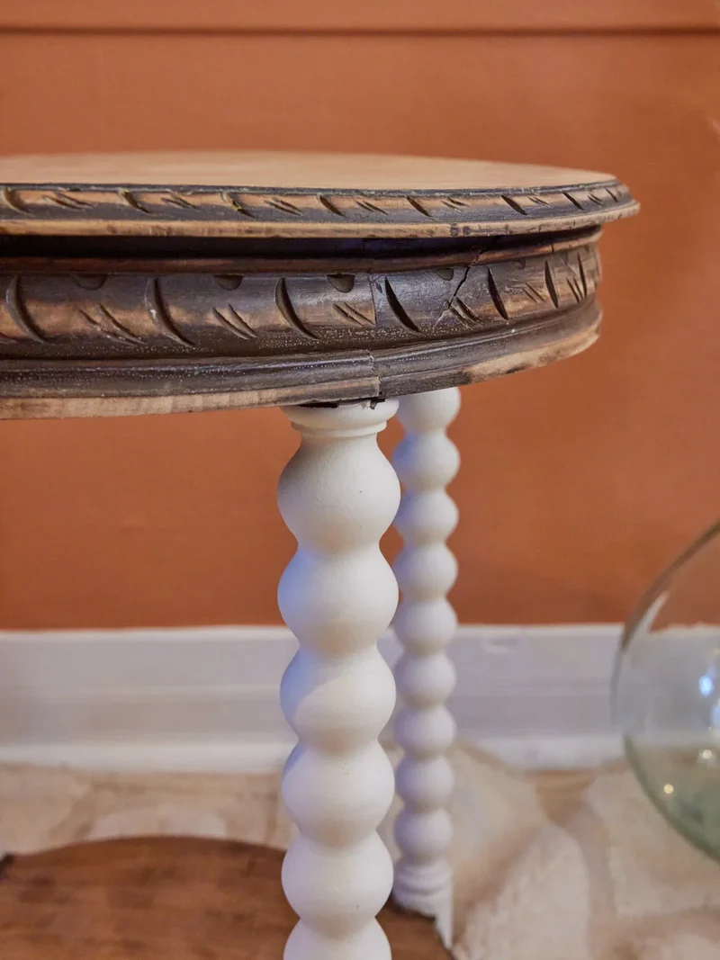 Francine, la table d'appoint en bois N°809
