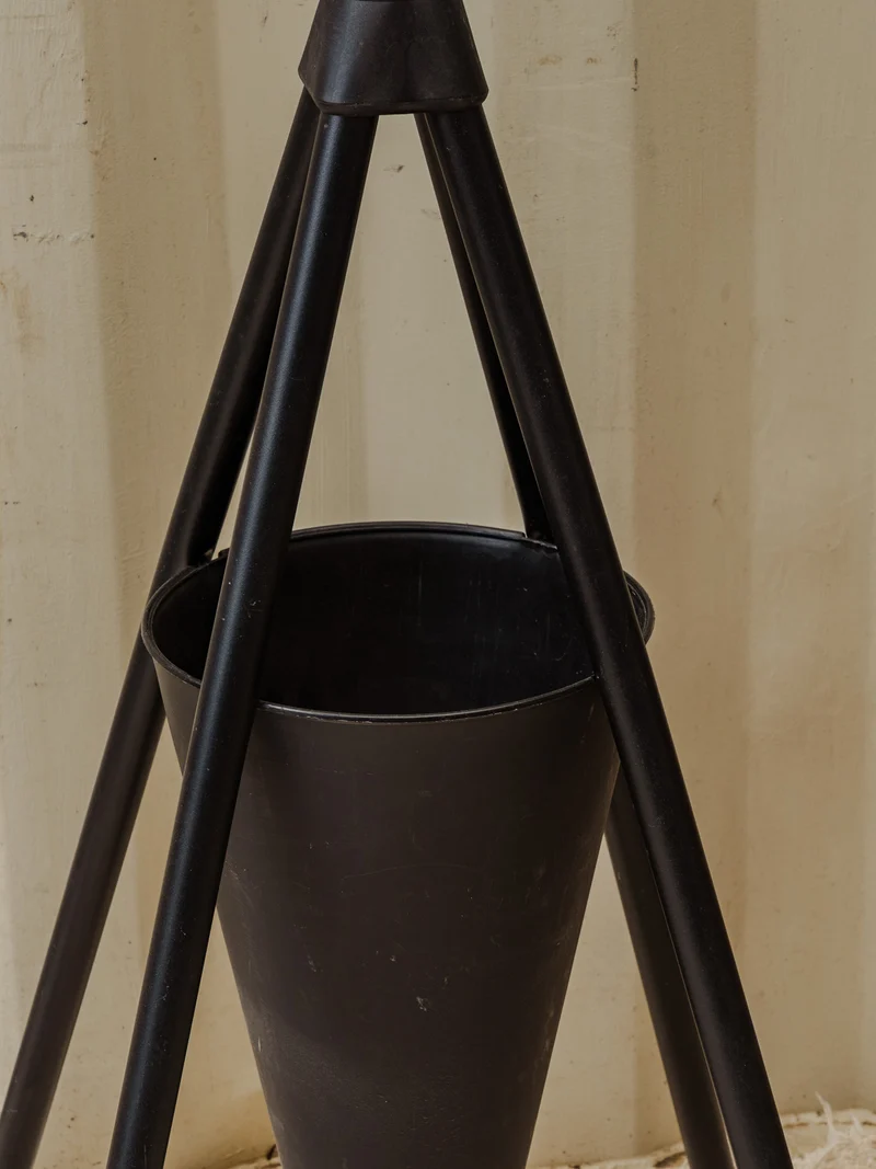 Charlie, le porte-manteau en métal noir N°216