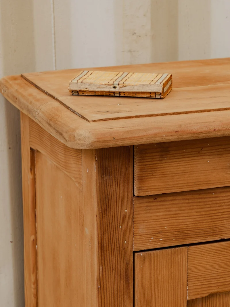 Gilbert, le petit buffet en bois N°1522