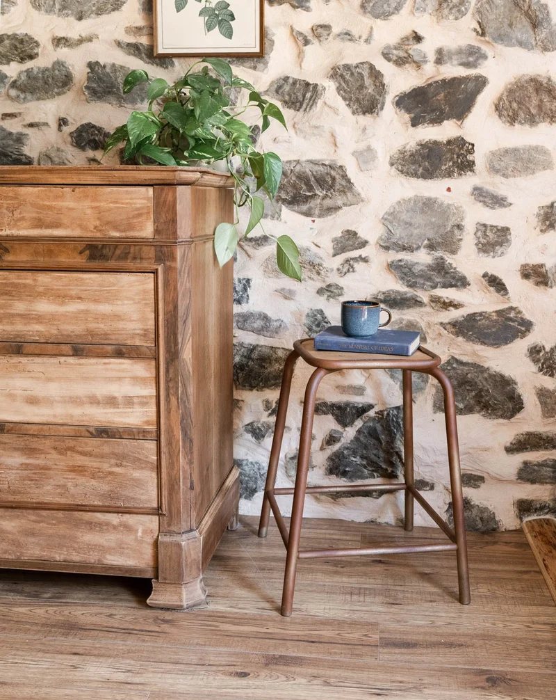Regis, le tabouret en bois et métal N°1355