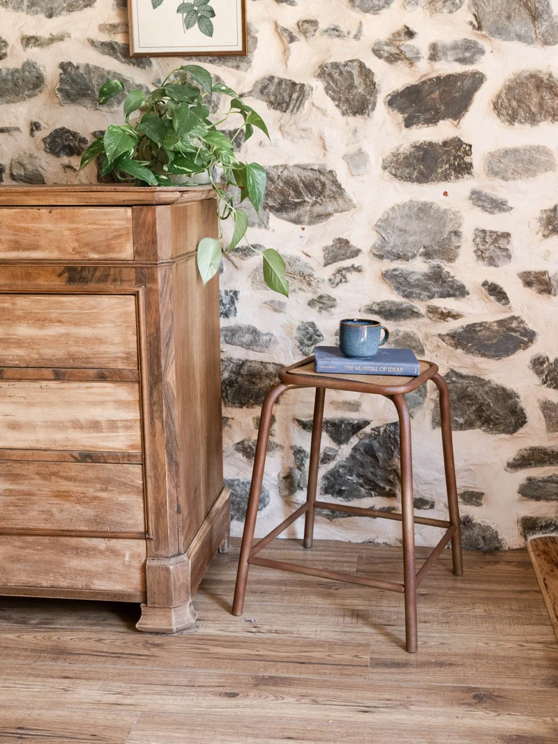 Regis, le tabouret en bois et métal N°1355