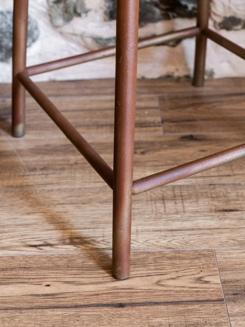Regis, le tabouret en bois et métal N°1355