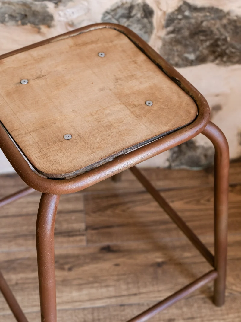 Regis, le tabouret en bois et métal N°1355