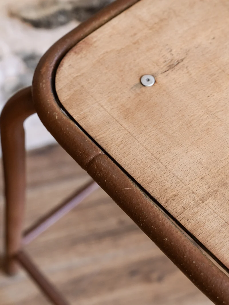 Regis, le tabouret en bois et métal N°1355
