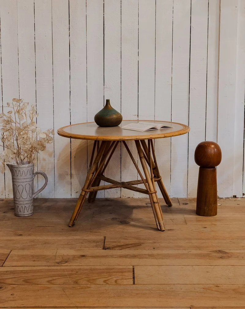 Francine, la table d'appoint en rotin N°931