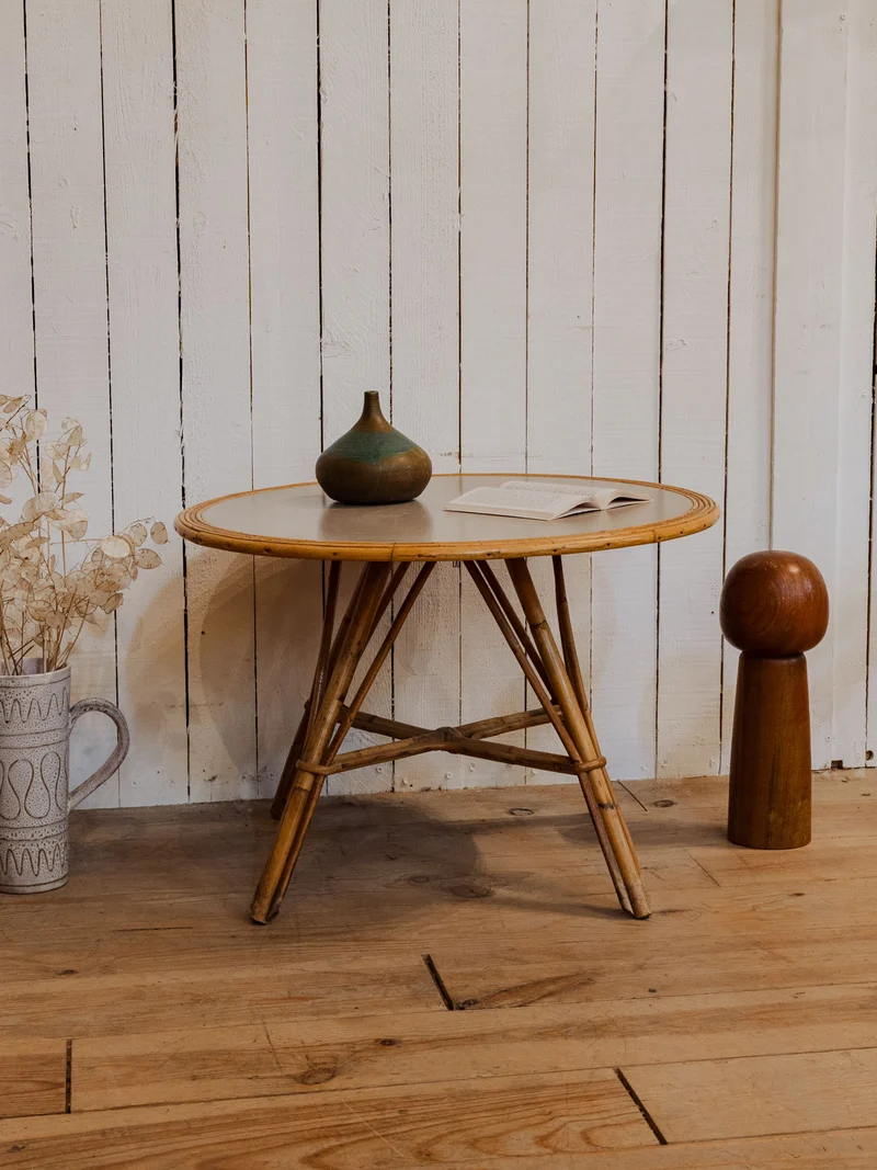 Francine, la table d'appoint en rotin N°931