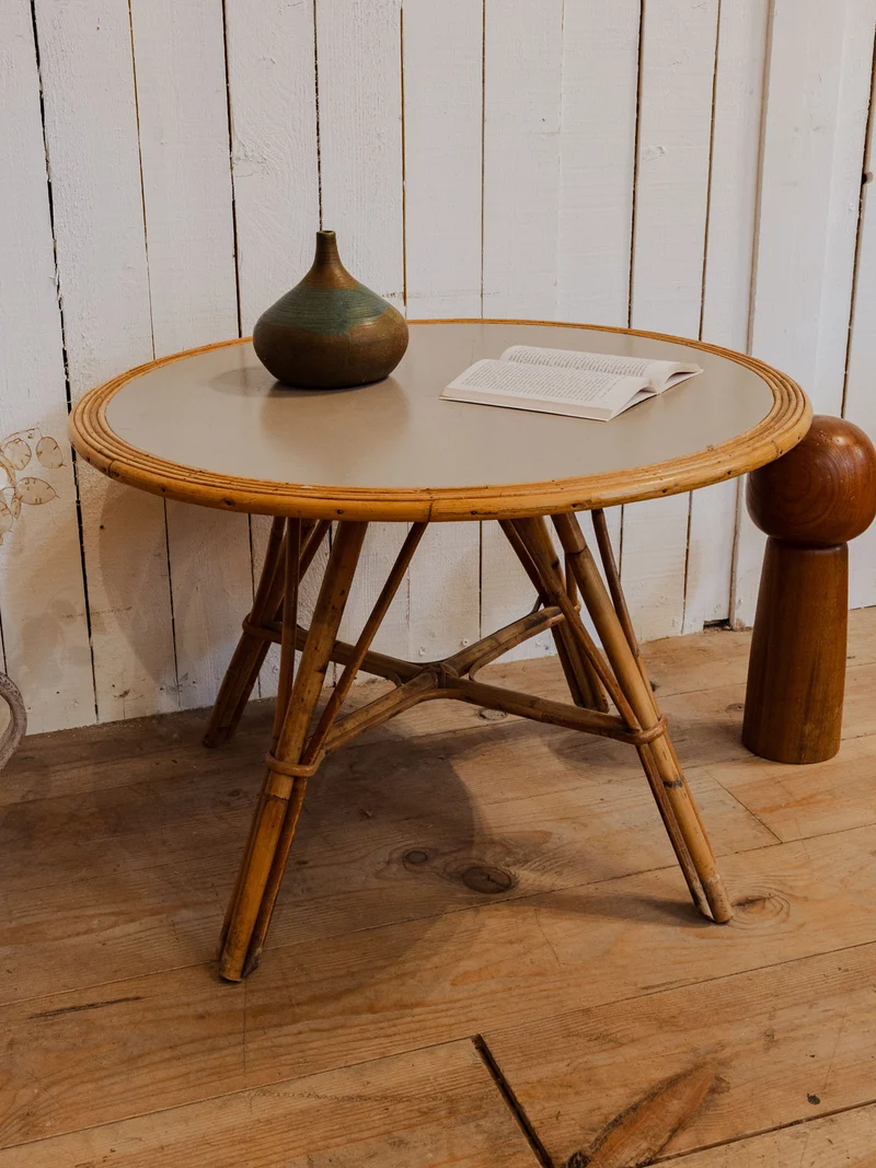 Francine, la table d'appoint en rotin N°931