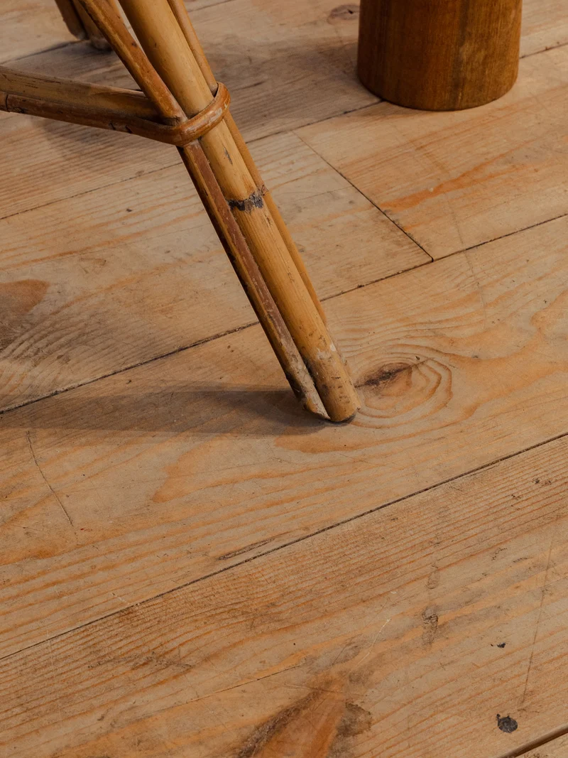 Francine, la table d'appoint en rotin N°931