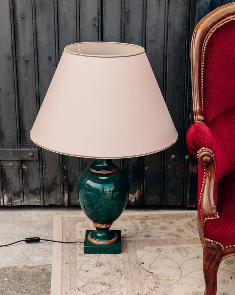 Suzanne, la lampe en céramique vert N°559