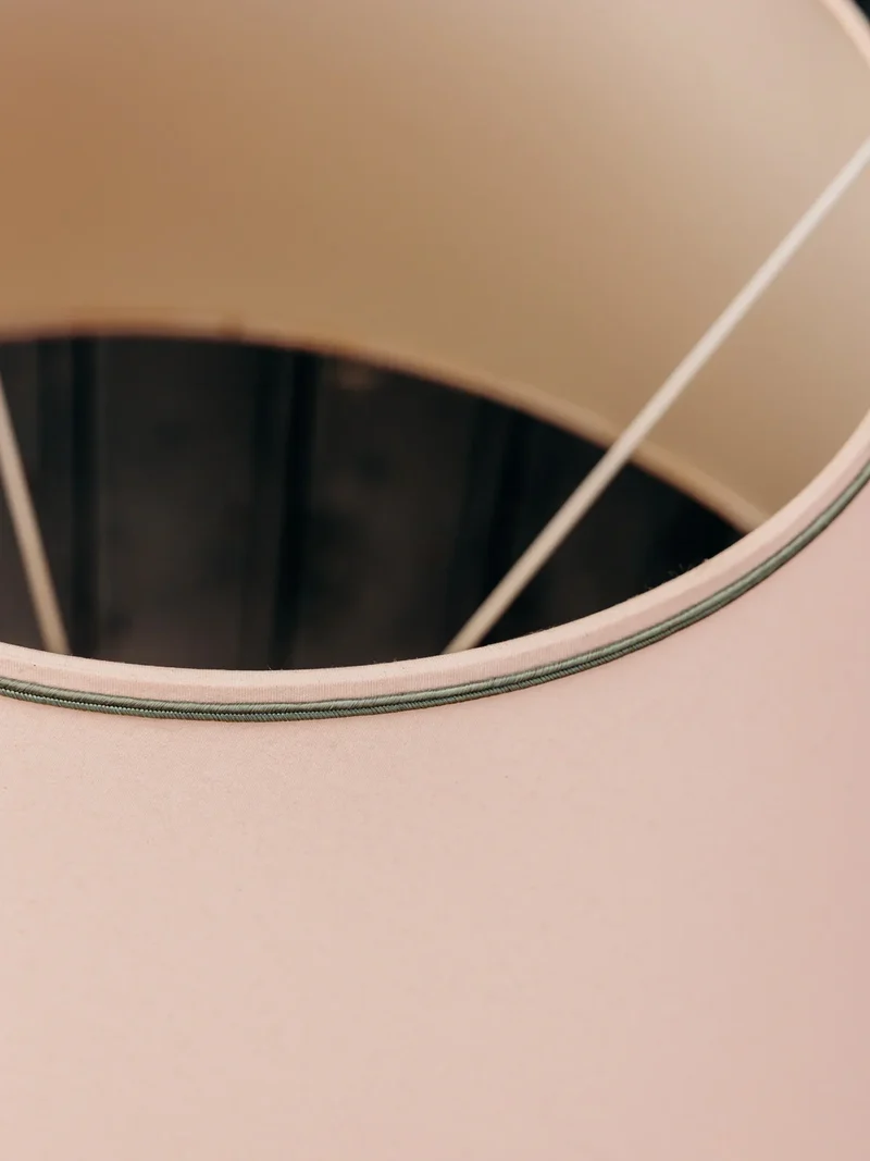 Suzanne, la lampe en céramique vert N°559