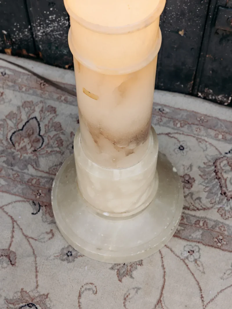 Julia, la lampe sculptée en albâtre N°887