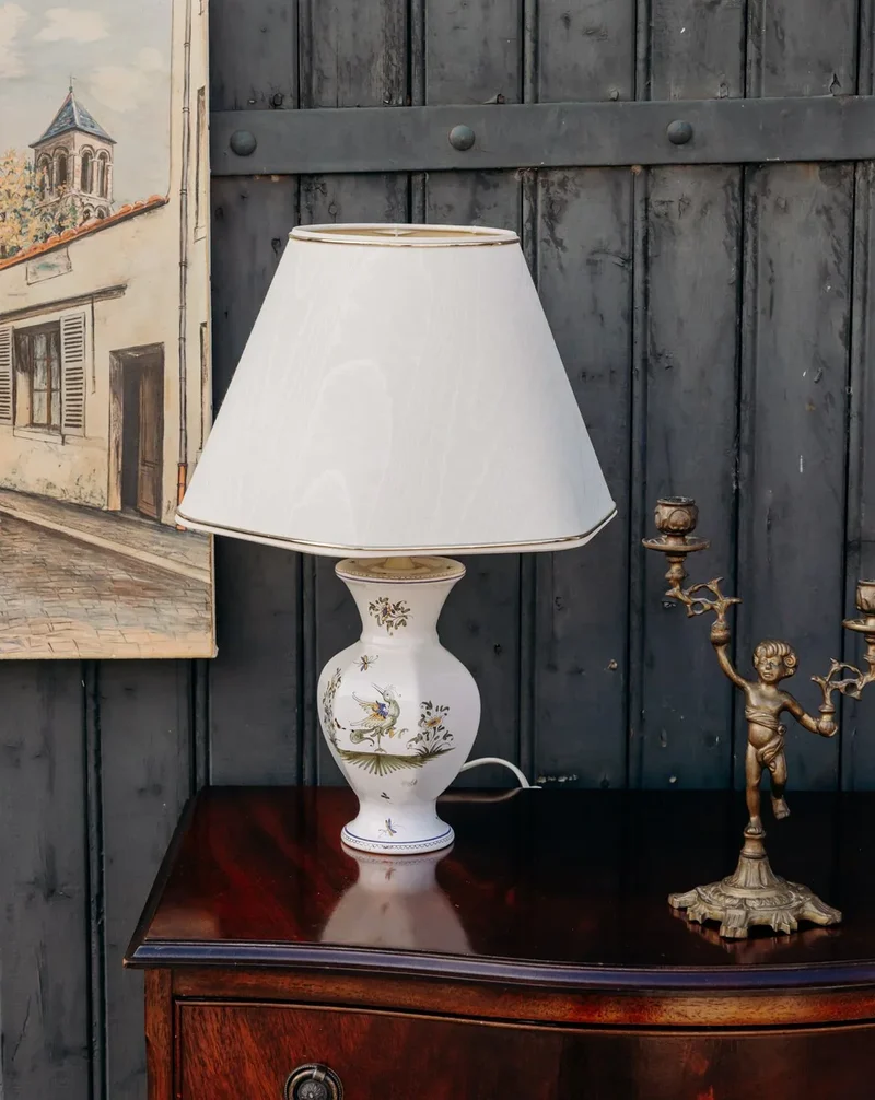 Suzanne, la lampe en céramique ornée d'un oiseau N°557