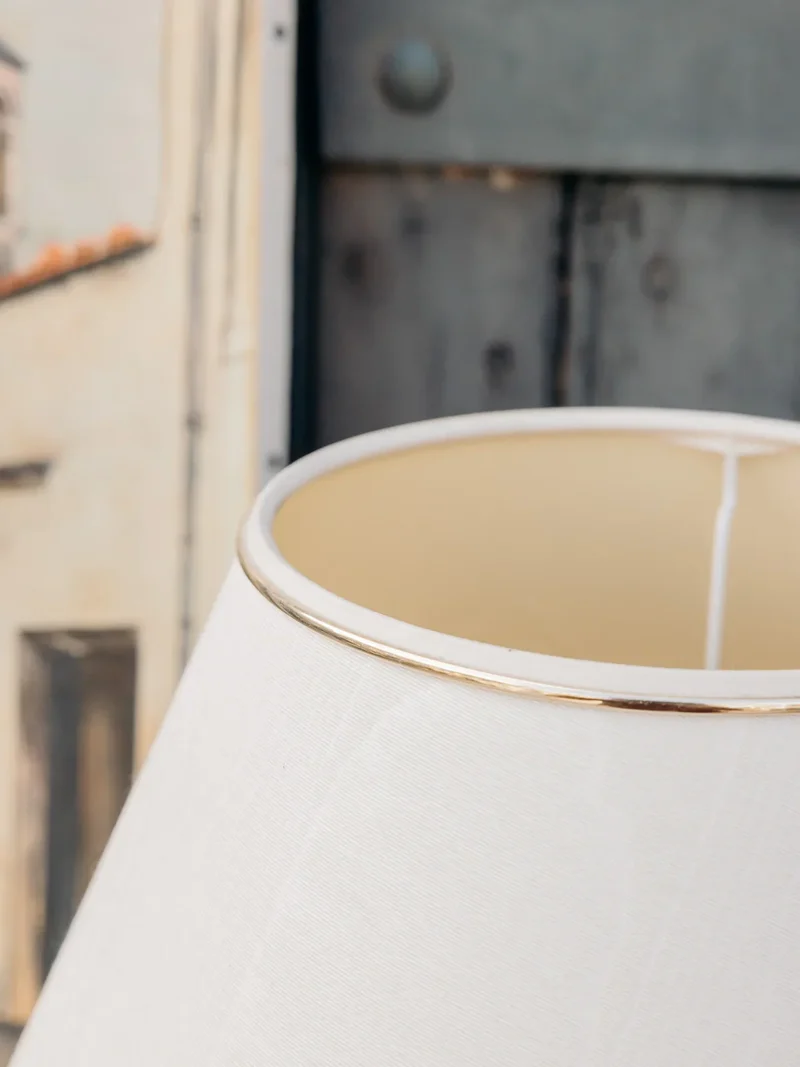Suzanne, la lampe en céramique ornée d'un oiseau N°557